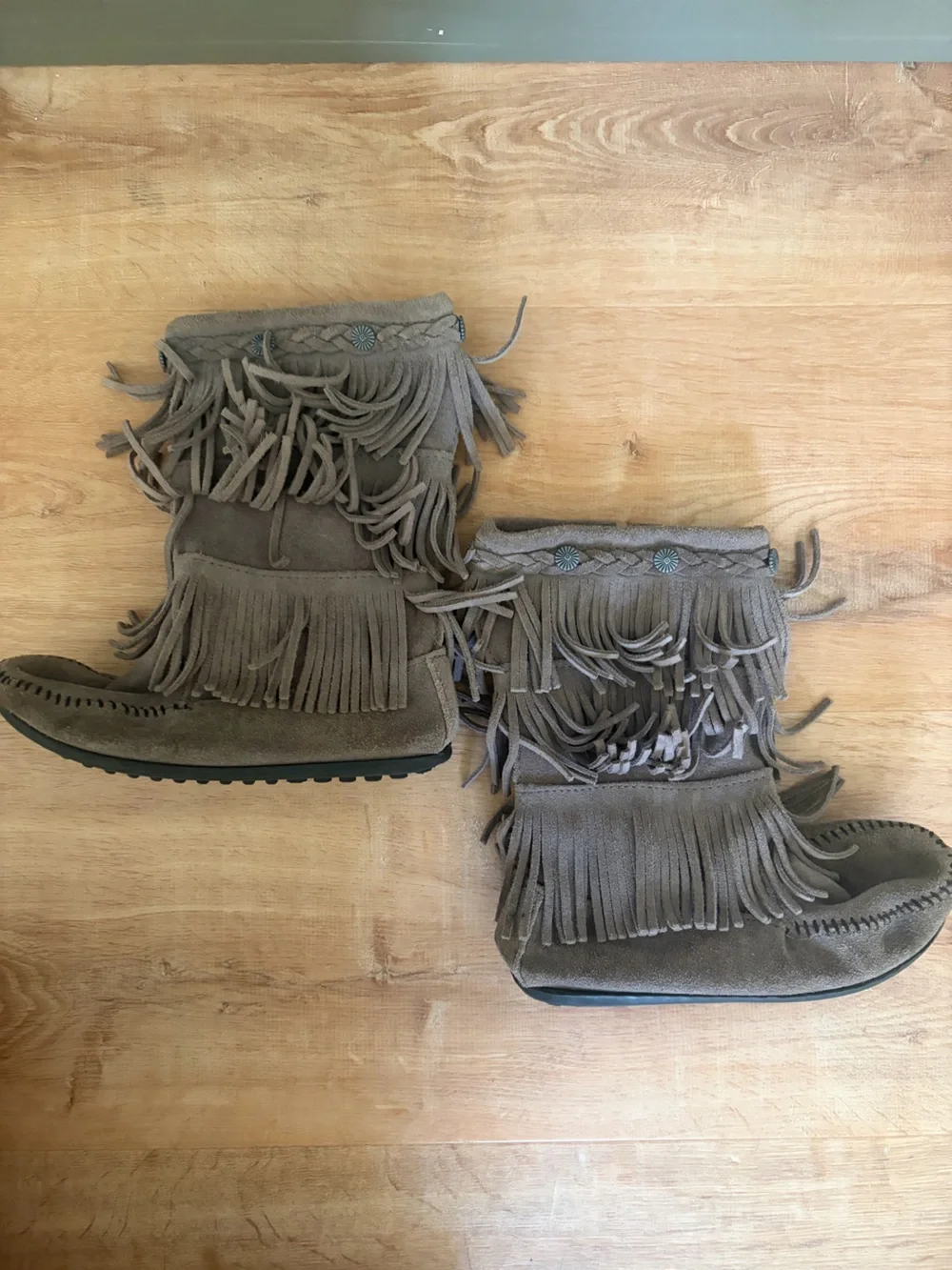 Minnetonka Girls Suede 3 Layer Fringe Moccasin Boots - Taupe Grey Size 2